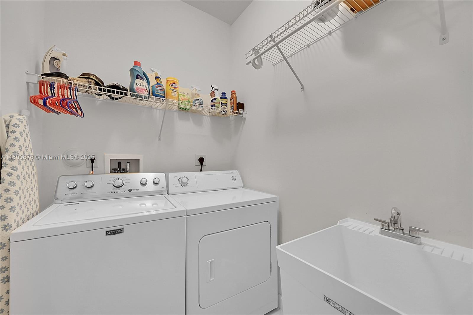 ADDISON LAKES - Residential