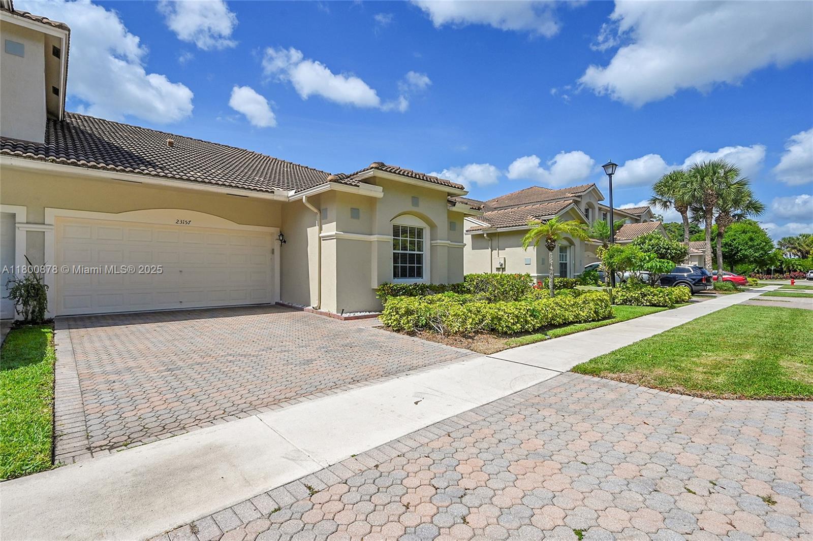 ADDISON LAKES - Residential