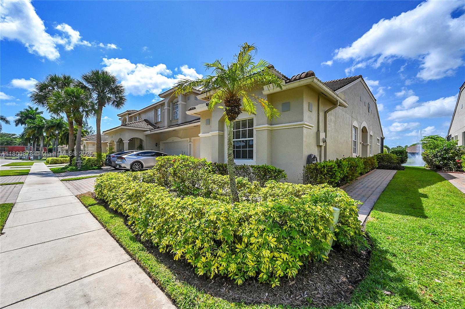 ADDISON LAKES - Residential