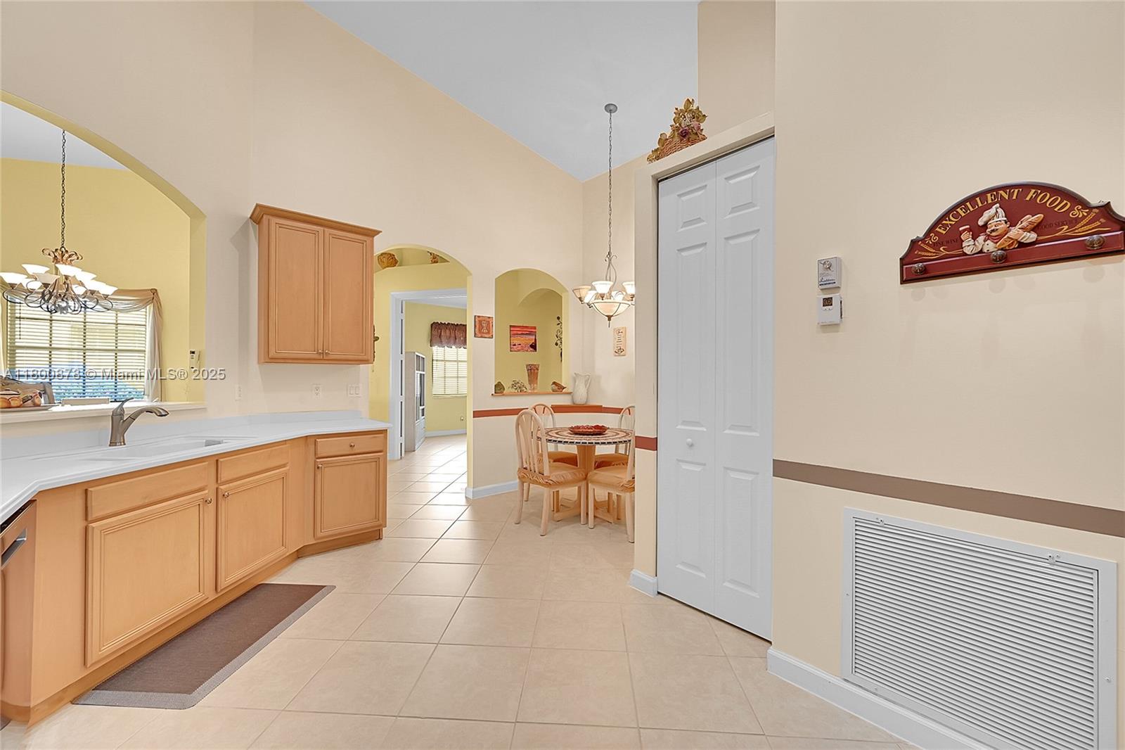 ADDISON LAKES - Residential
