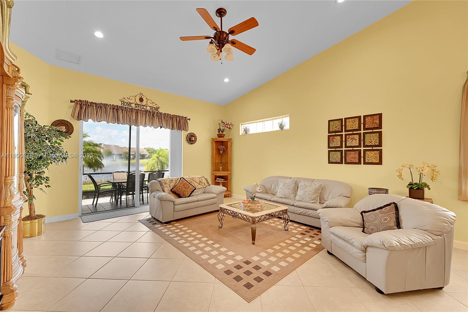 ADDISON LAKES - Residential