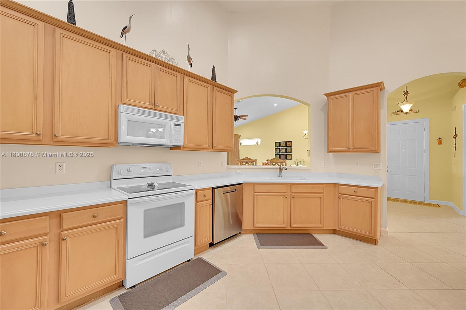 ADDISON LAKES - Residential