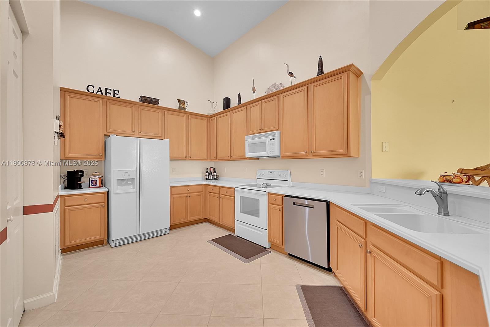 ADDISON LAKES - Residential