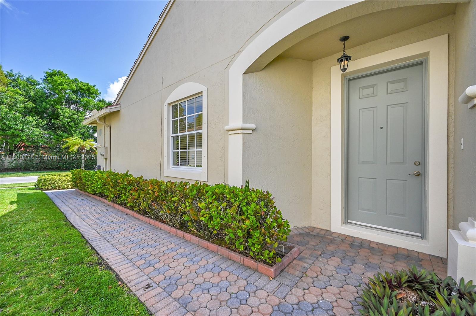 ADDISON LAKES - Residential