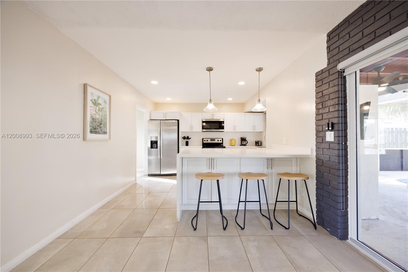 HOLLYWOOD HILLS - Residential
