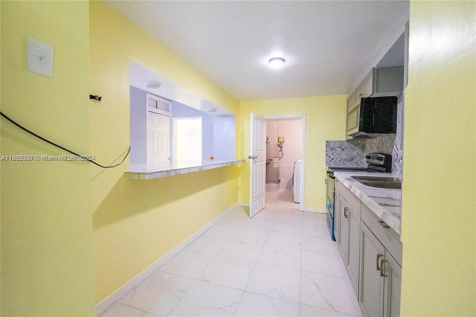 GOLDEN HIGHLANDS EST - Residential Lease