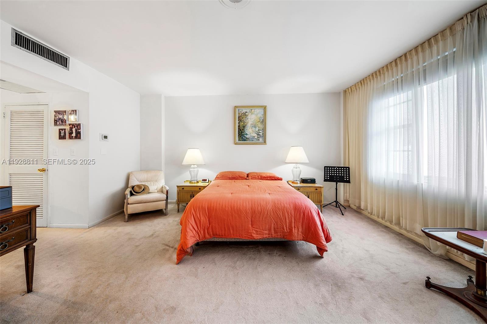 IMPERIAL HOUSE CONDO - Residential