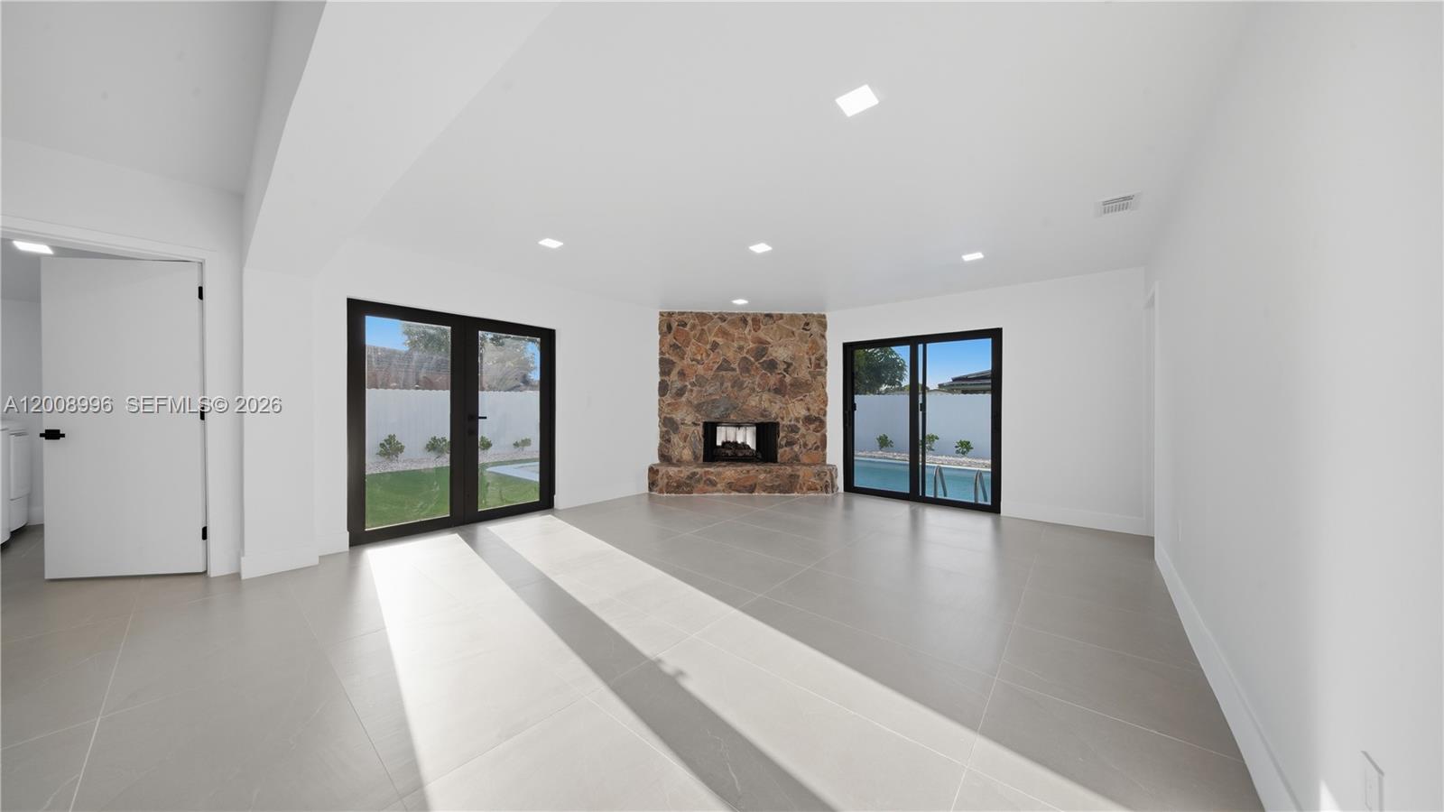 SO MIAMI HEIGHTS ADDN E - Residential