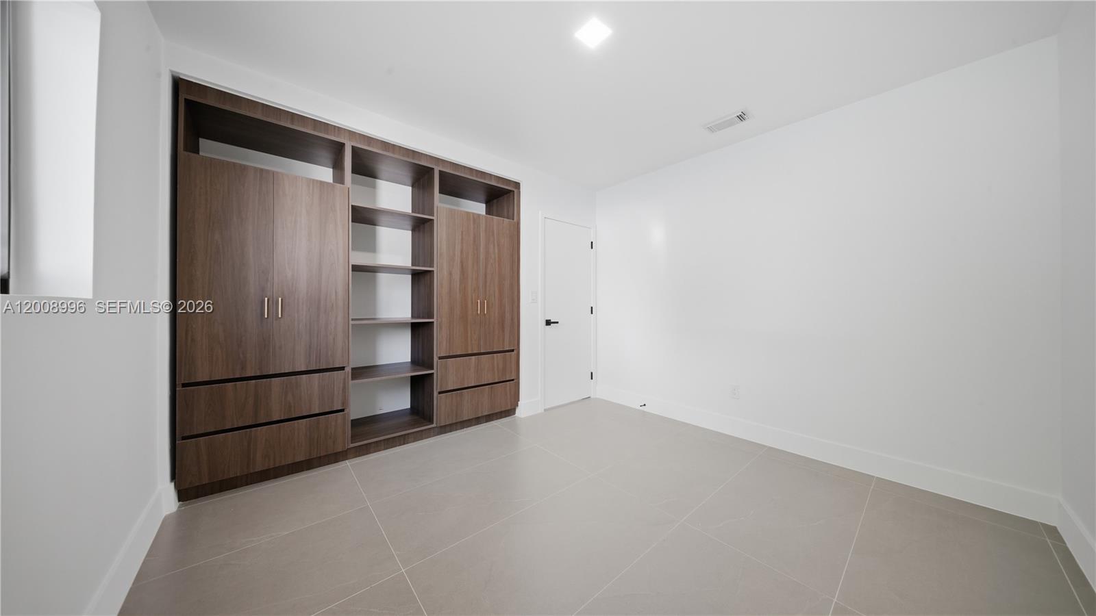 SO MIAMI HEIGHTS ADDN E - Residential