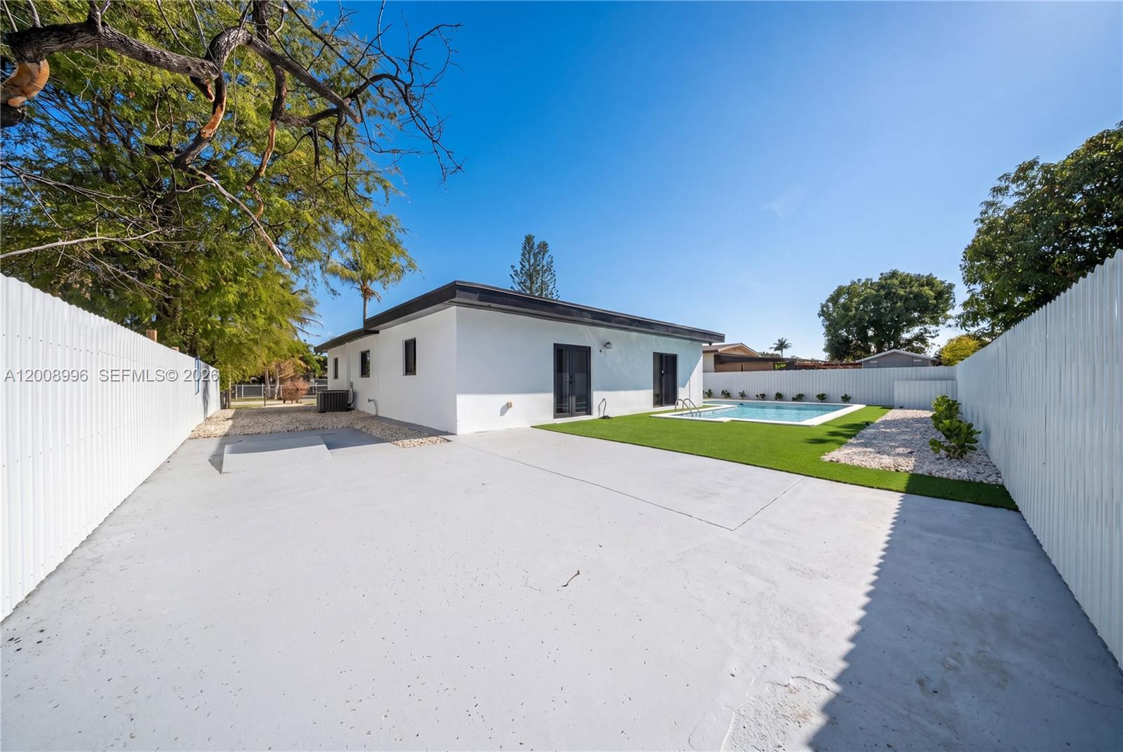 SO MIAMI HEIGHTS ADDN E - Residential