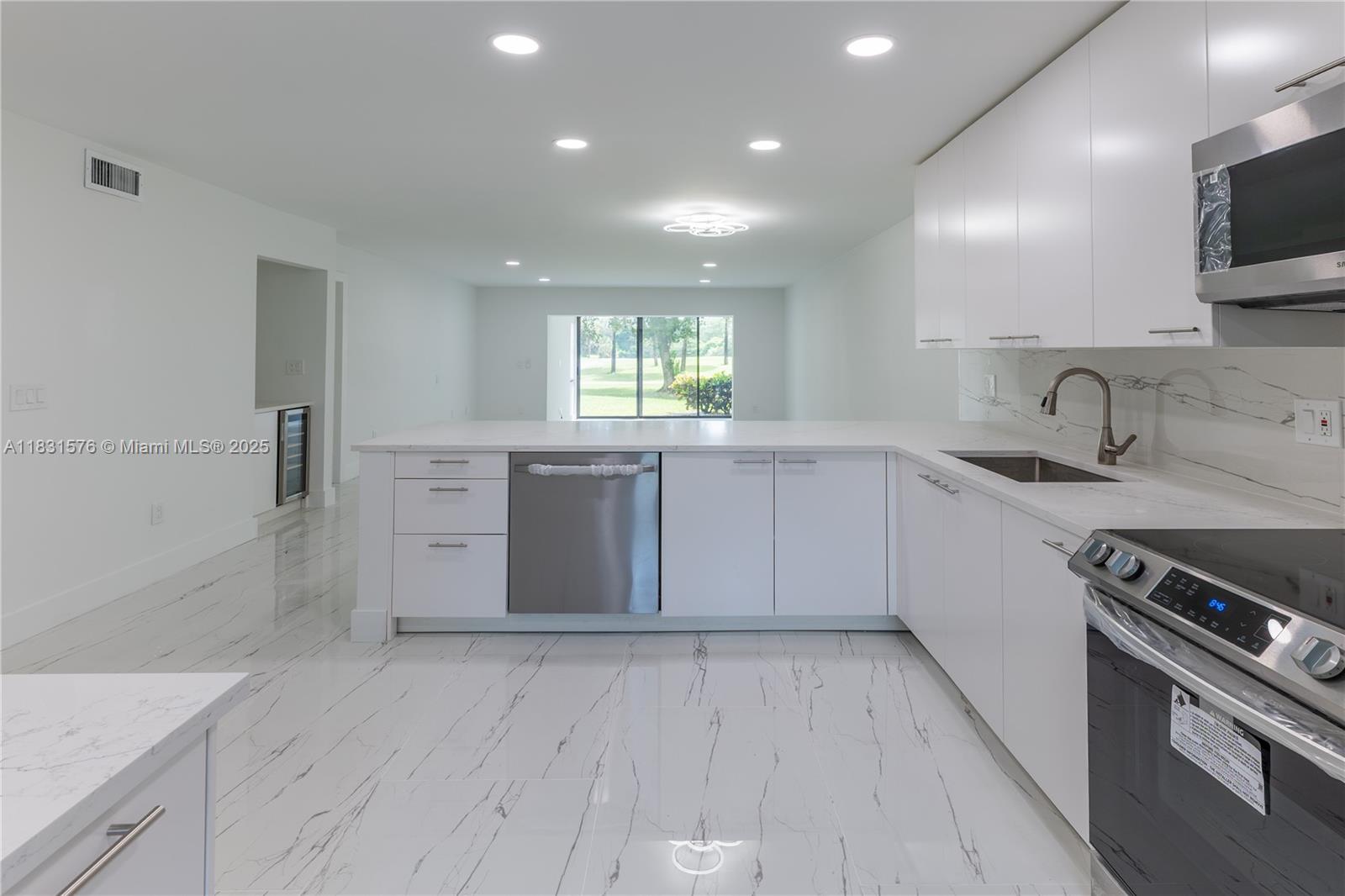 FAIRWAYS OF BOCA LAGO CON - Residential