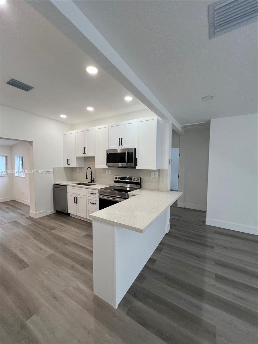 5511 NW 1st Ave 5511