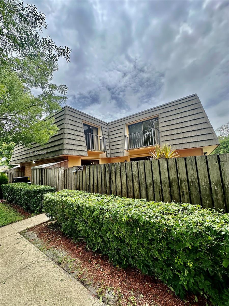 VILLAGE OF SANDALWOOD LAK - Residential
