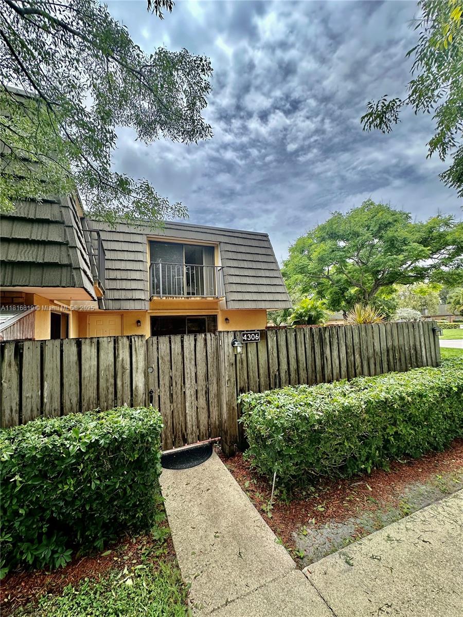 VILLAGE OF SANDALWOOD LAK - Residential