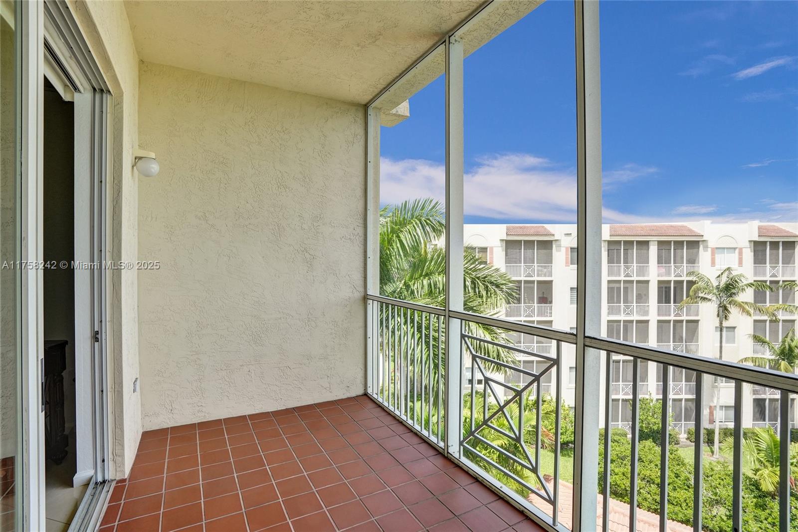 ROYAL POINT AT PALM AIRE - Residential