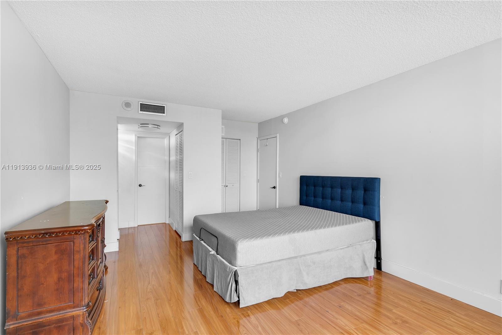 OLYMPUS CONDO PHASE - Residential