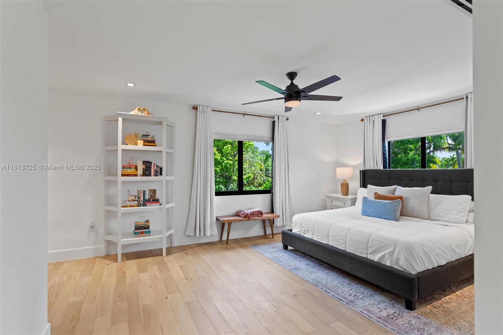 COLLEGE MNR - Residential