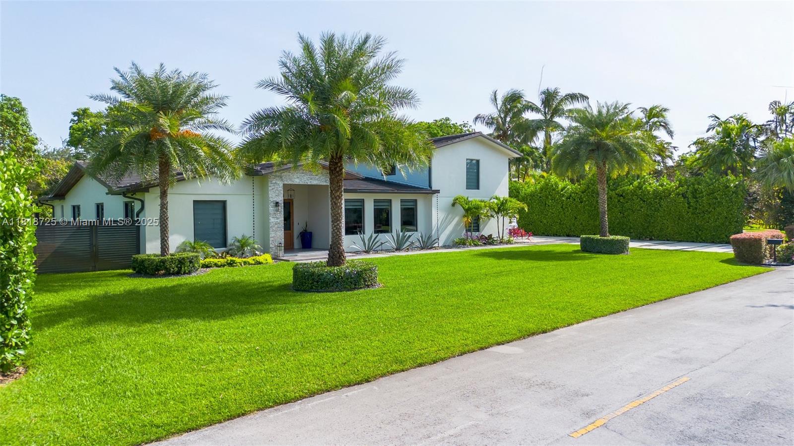 COLLEGE MNR - Residential