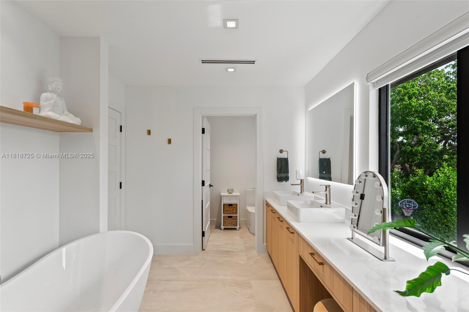 COLLEGE MNR - Residential