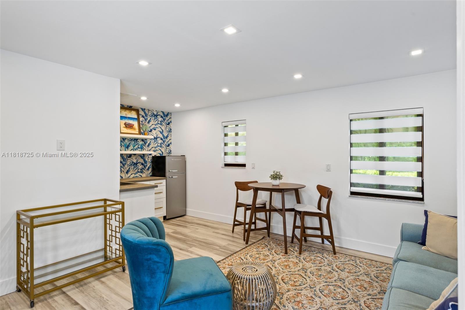 COLLEGE MNR - Residential