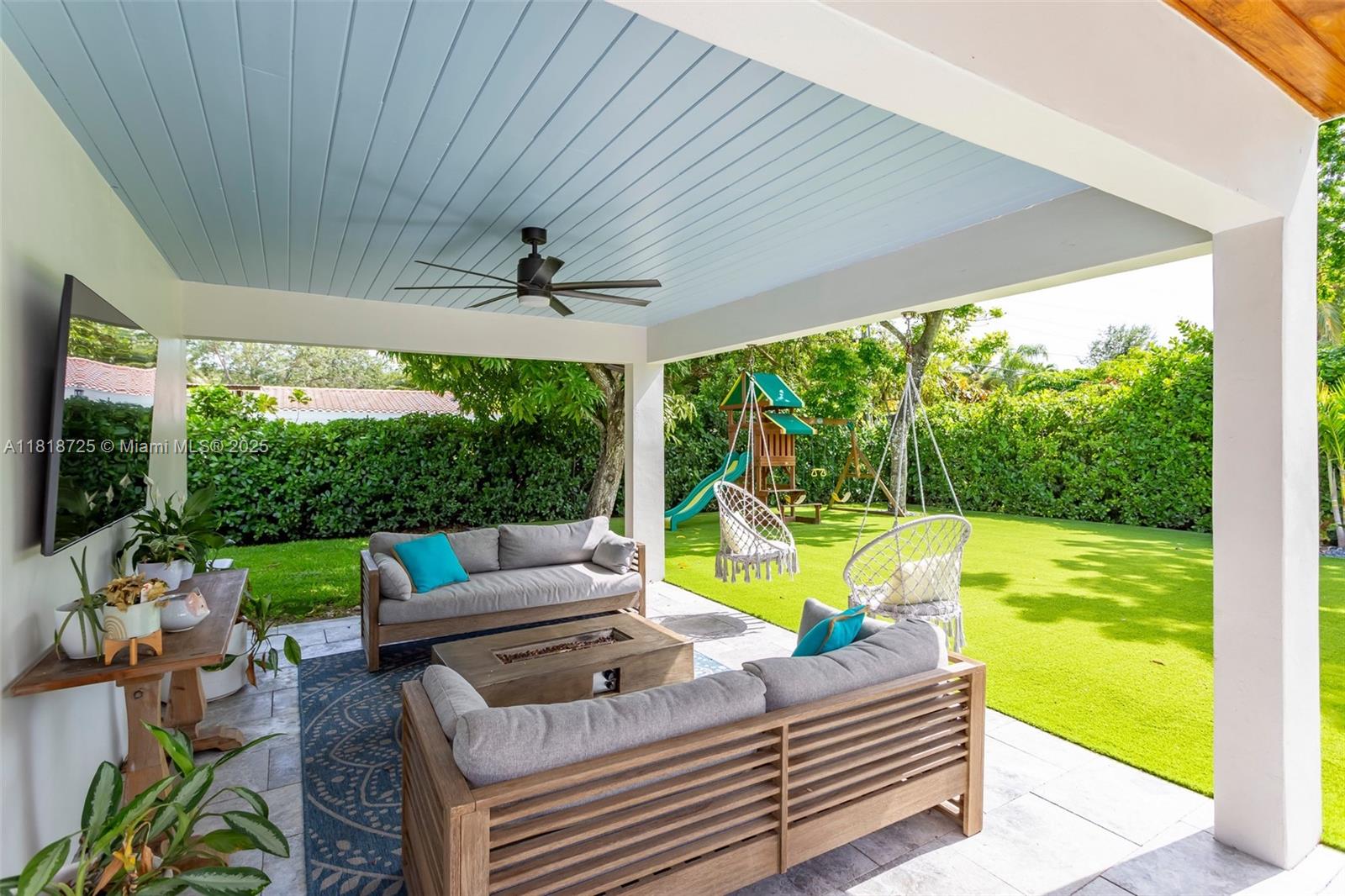 COLLEGE MNR - Residential