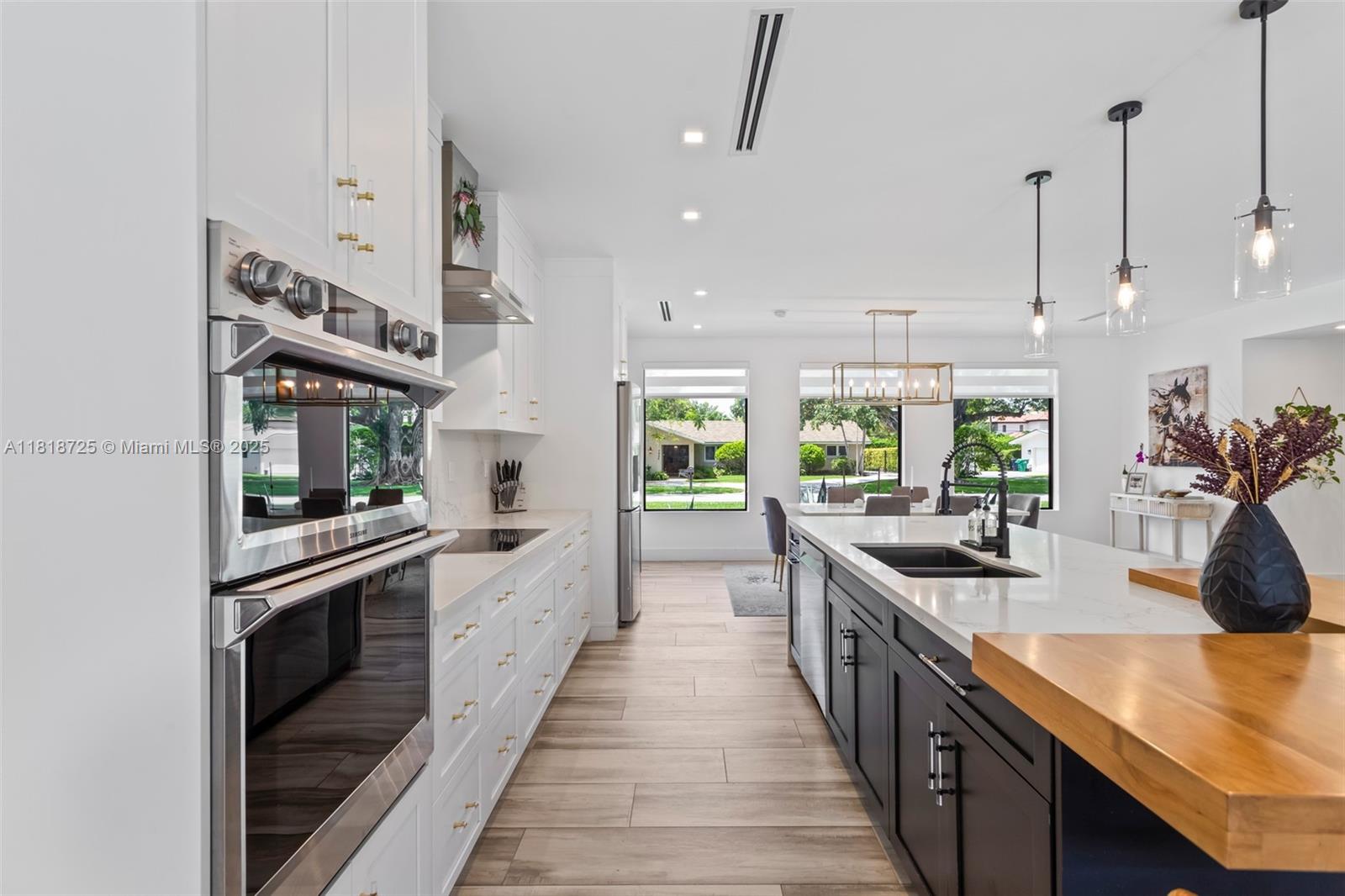 COLLEGE MNR - Residential