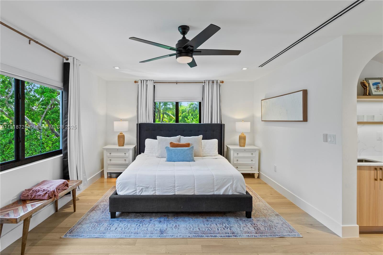 COLLEGE MNR - Residential