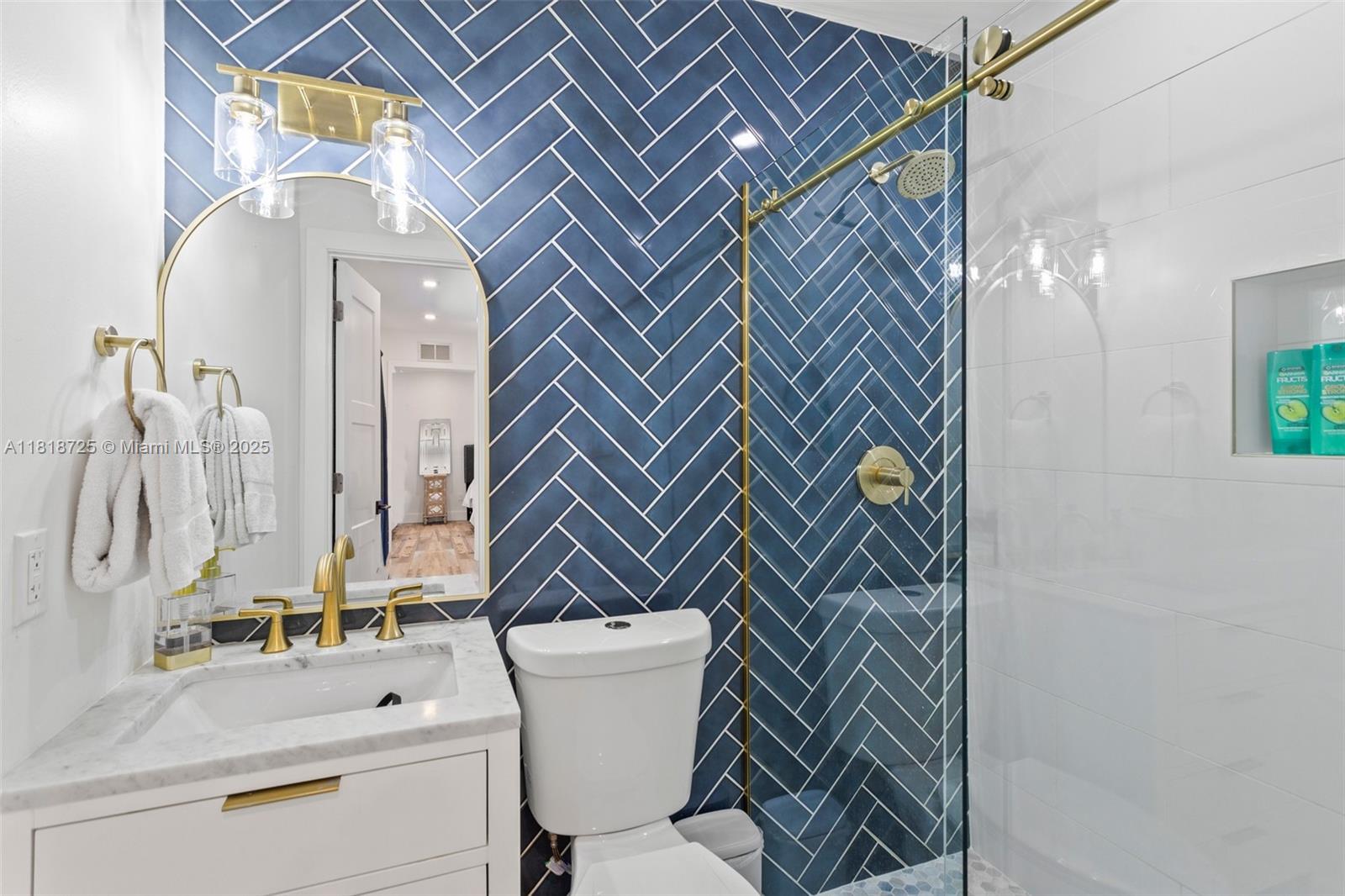 COLLEGE MNR - Residential