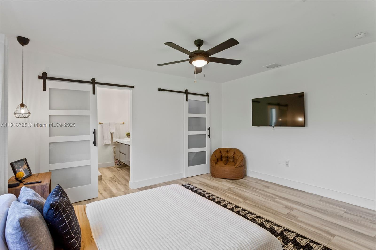 COLLEGE MNR - Residential