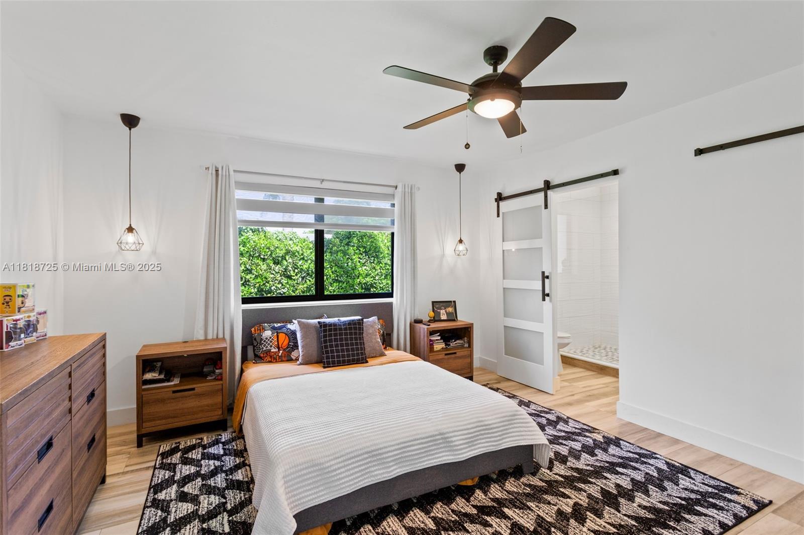 COLLEGE MNR - Residential