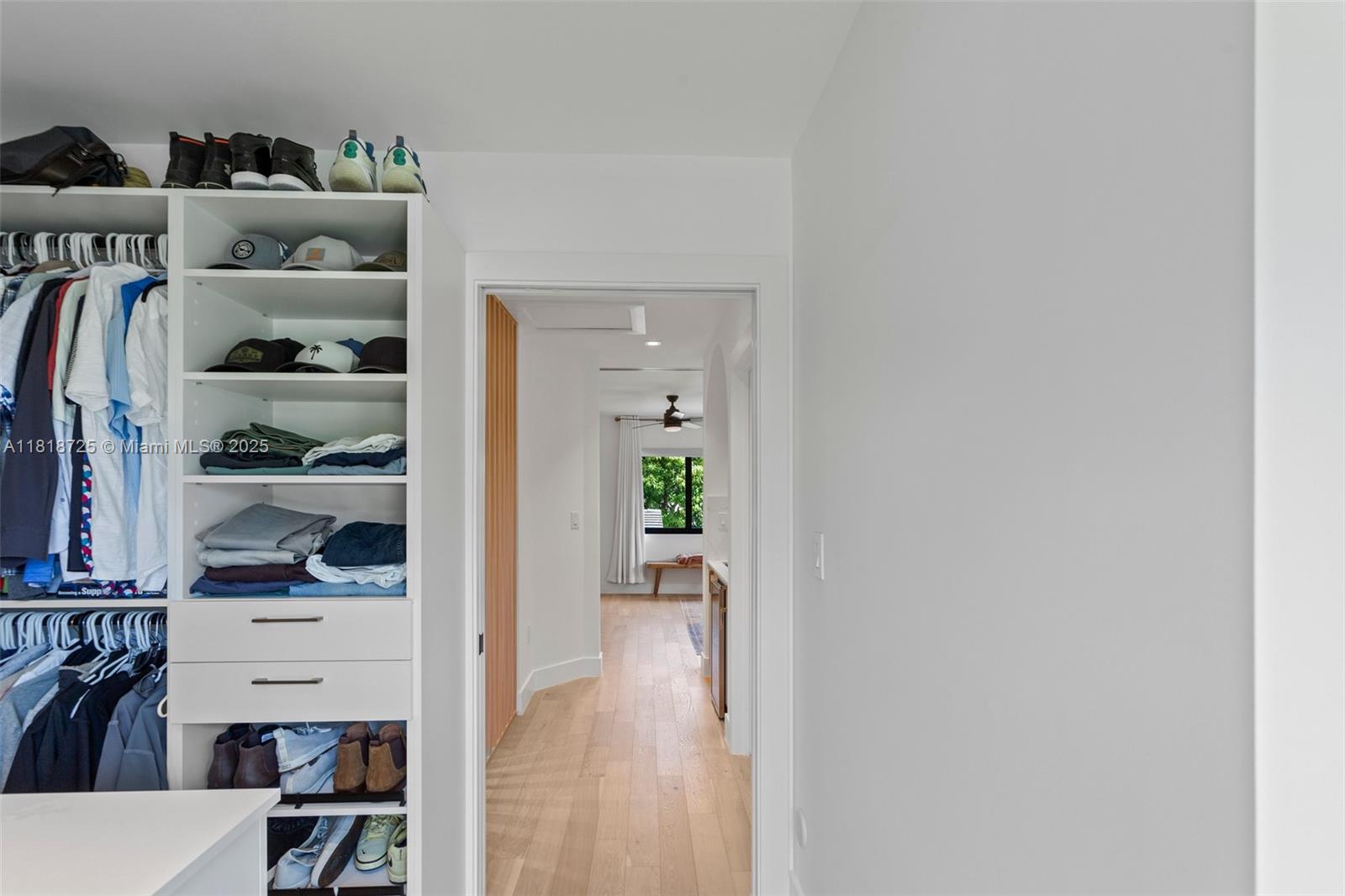 COLLEGE MNR - Residential