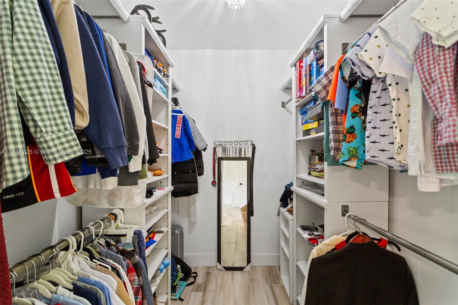 COLLEGE MNR - Residential