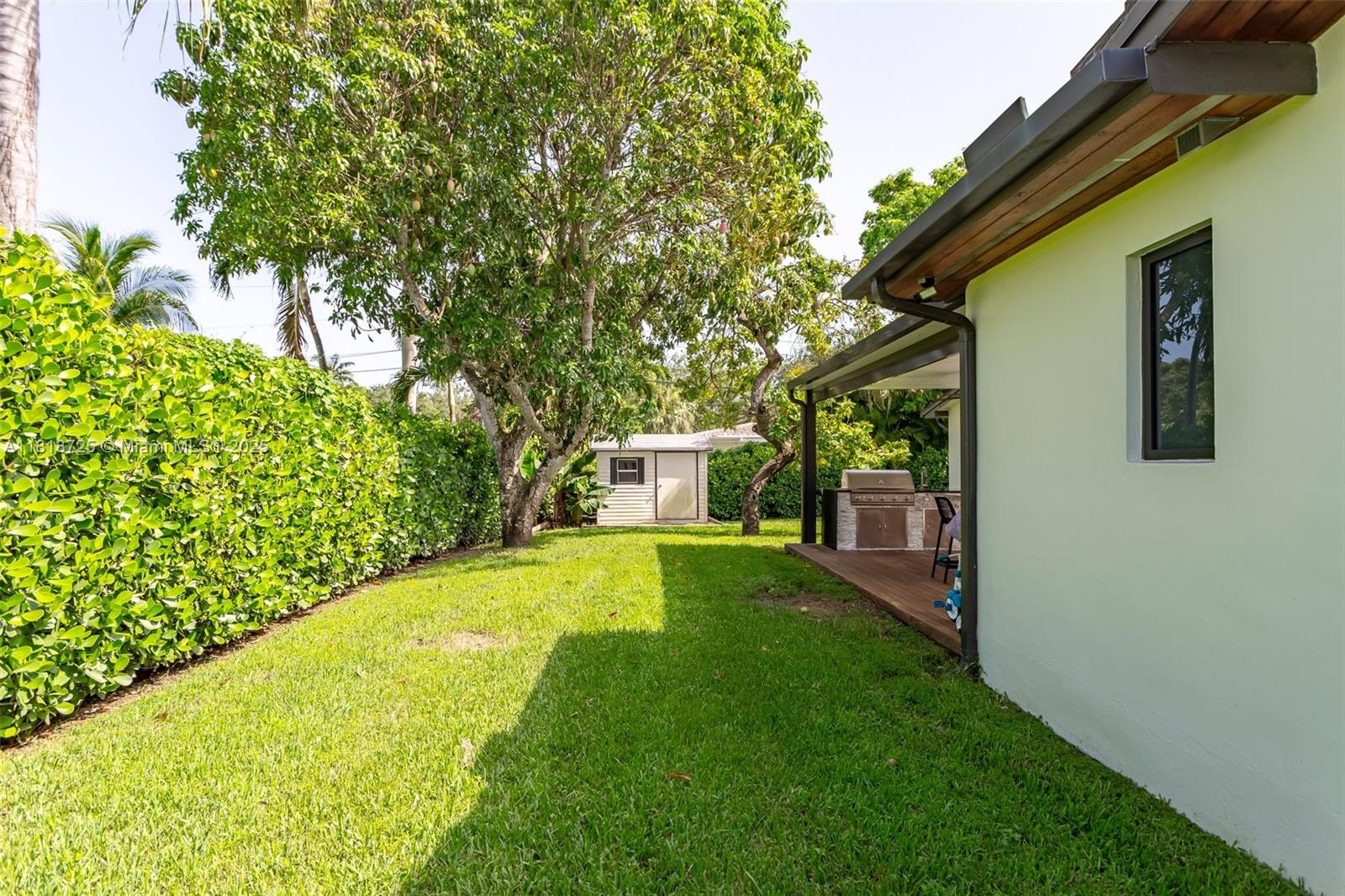 COLLEGE MNR - Residential