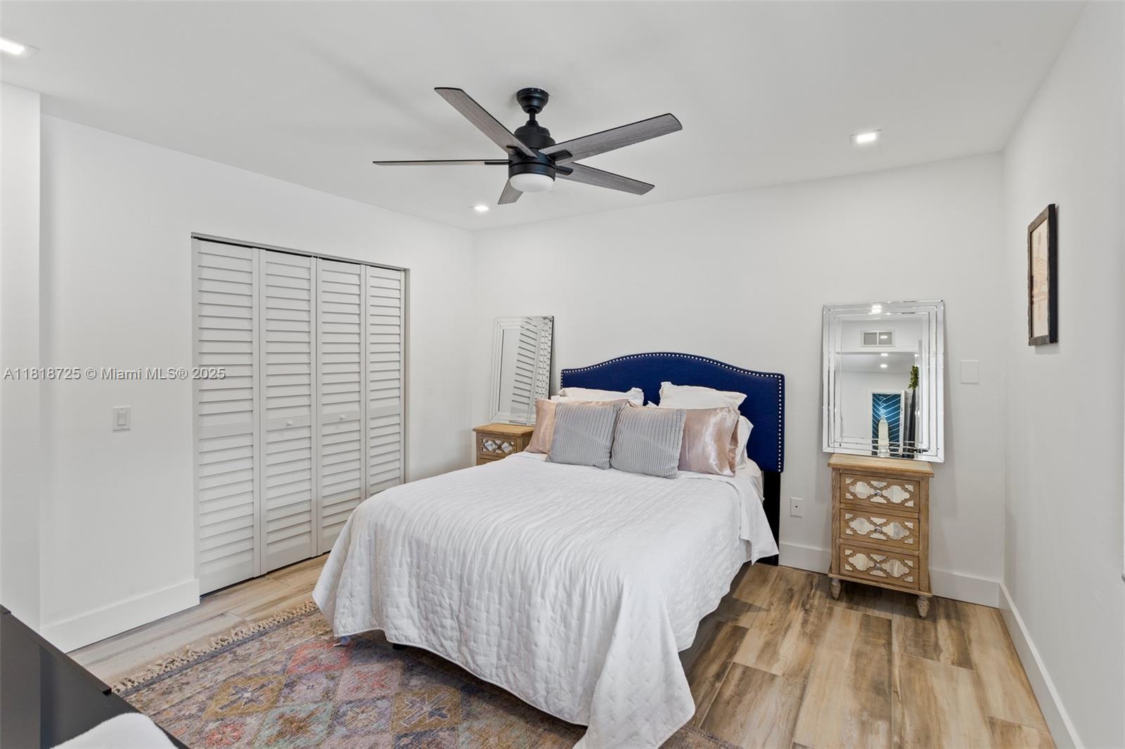 COLLEGE MNR - Residential