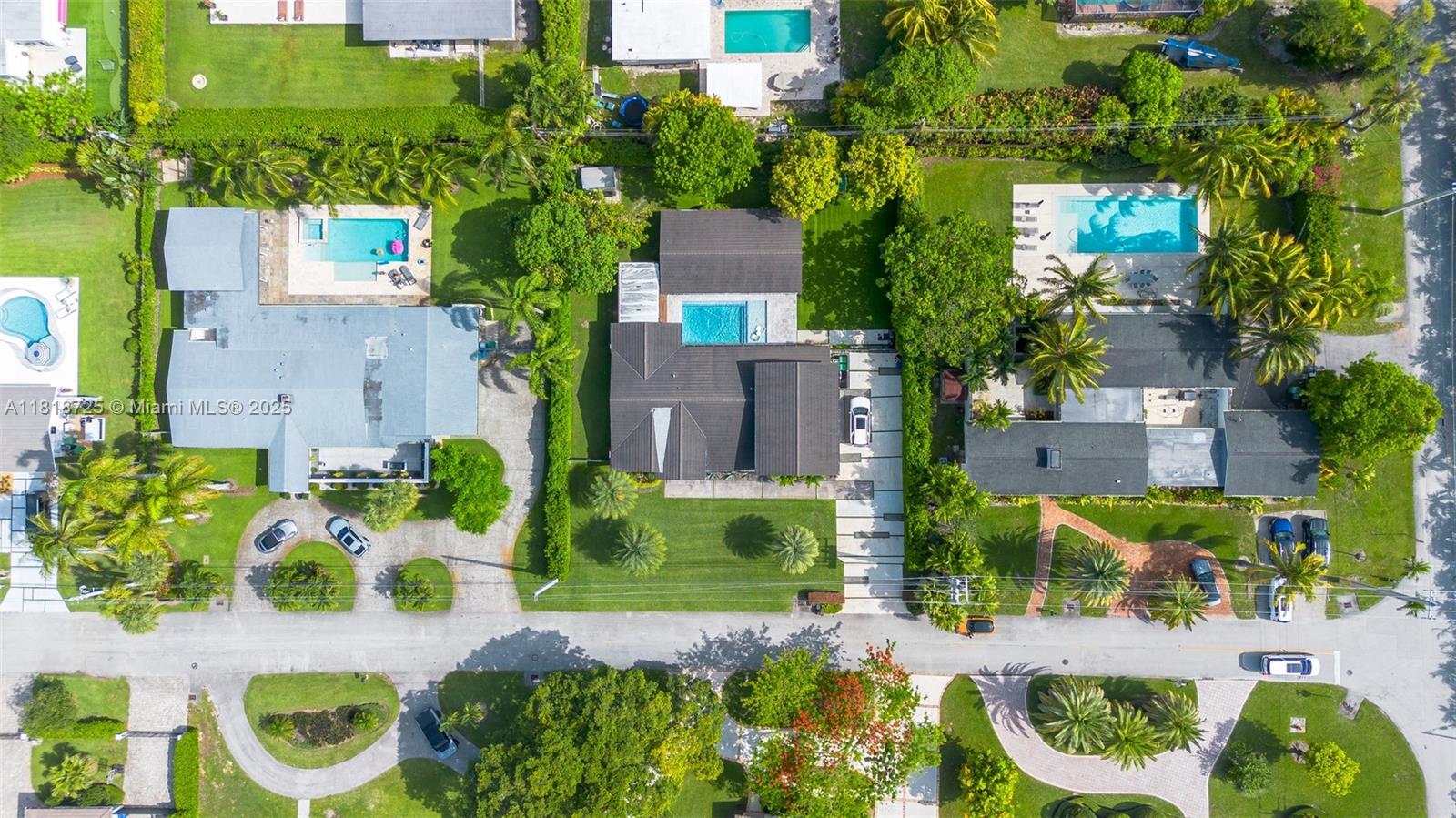 COLLEGE MNR - Residential