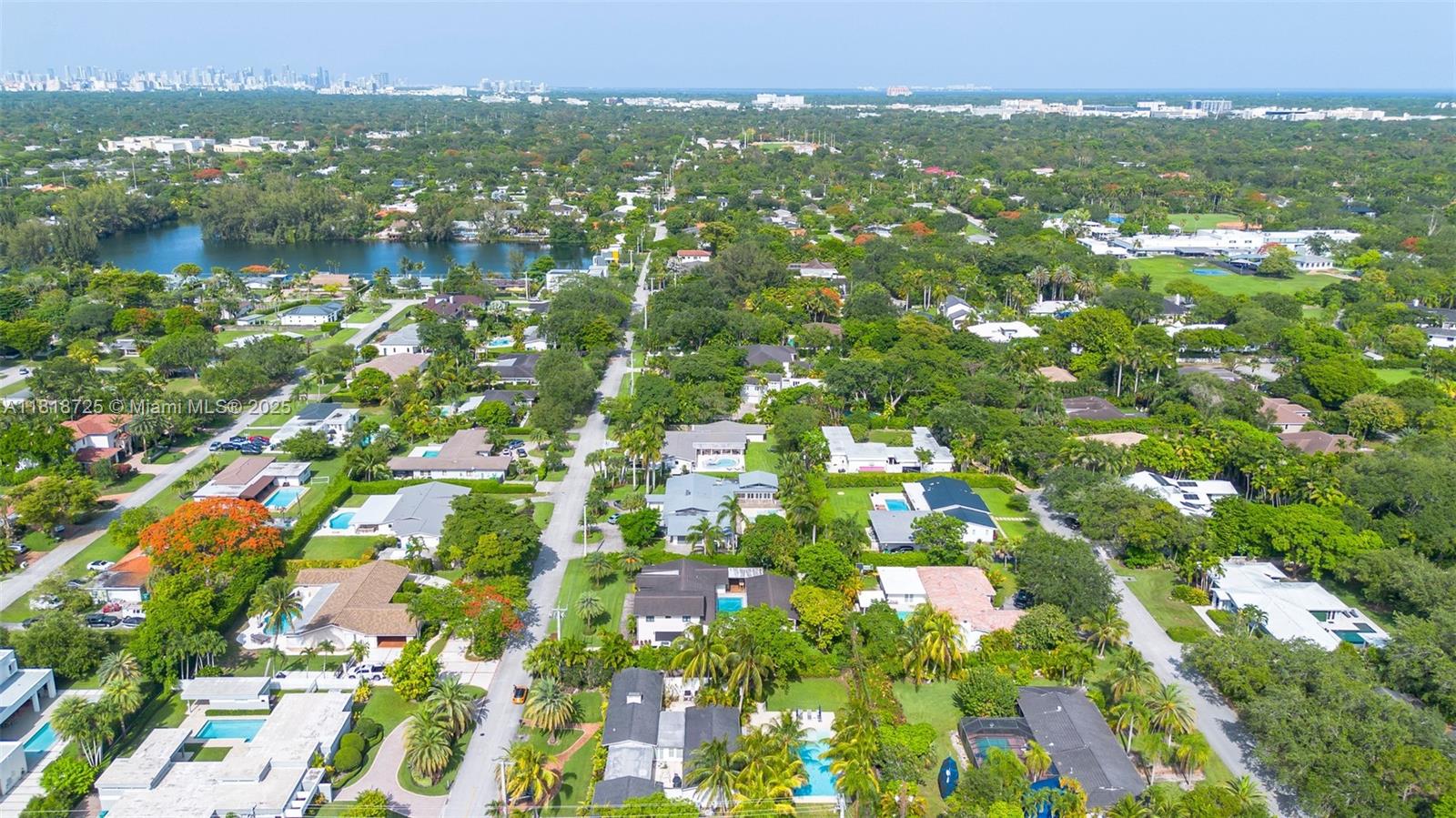 COLLEGE MNR - Residential