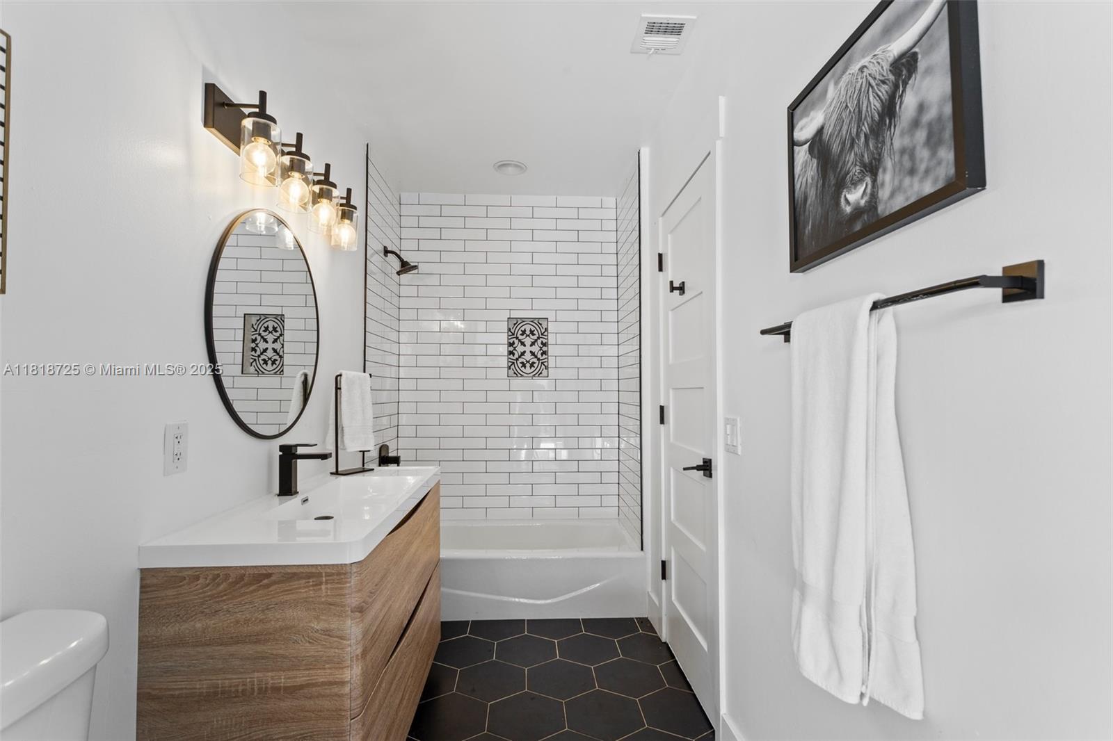 COLLEGE MNR - Residential