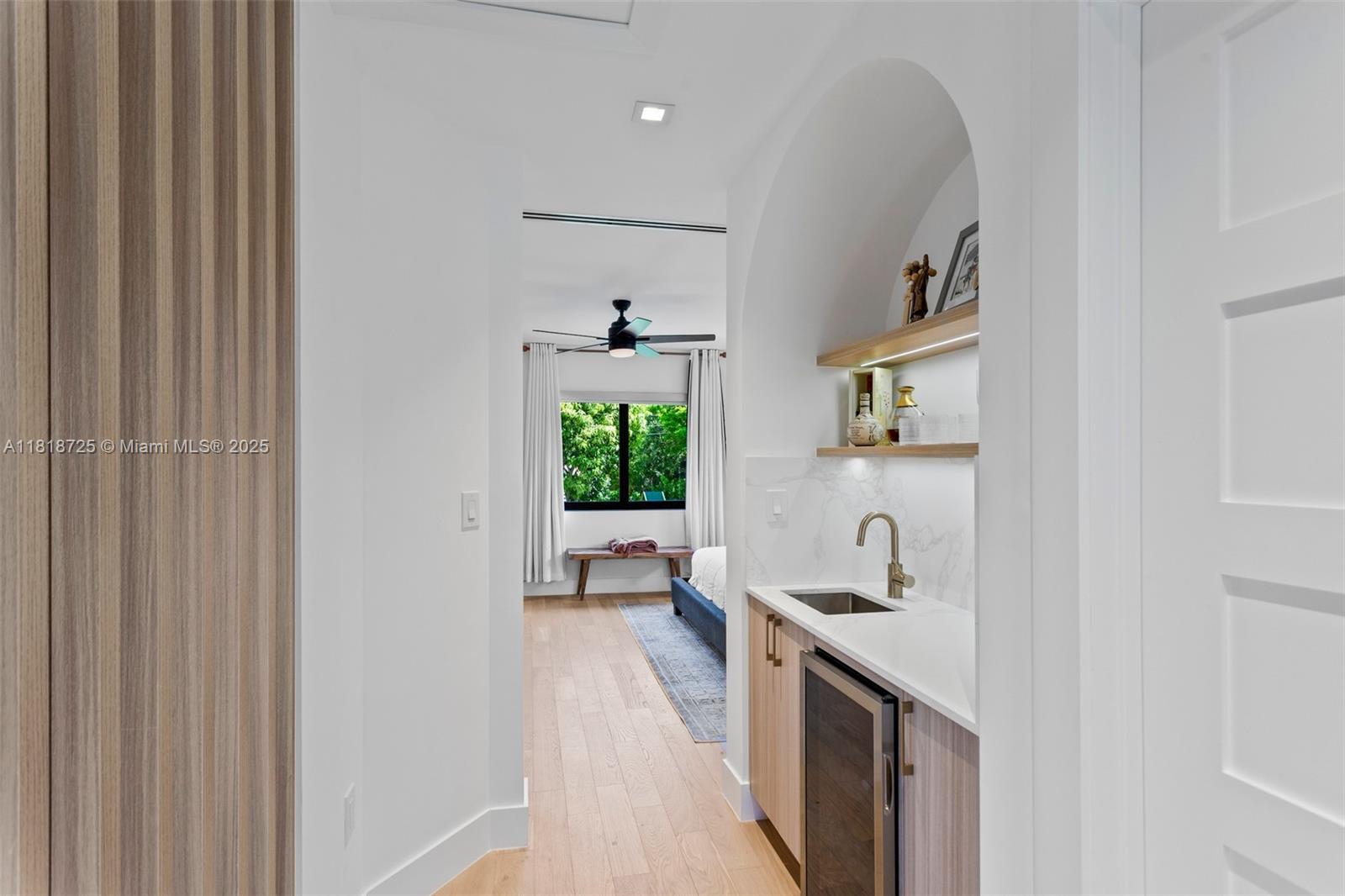 COLLEGE MNR - Residential