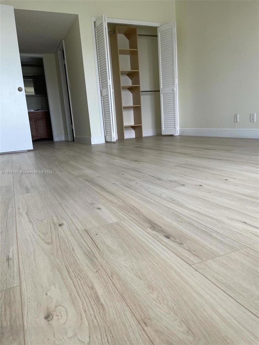 2751 N Palm Aire Dr 504