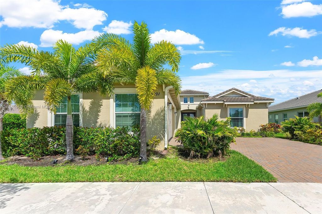 Photo of 15901 Meadowlark Ct, Loxahatchee, FL 33470 (MLS # A11886560)