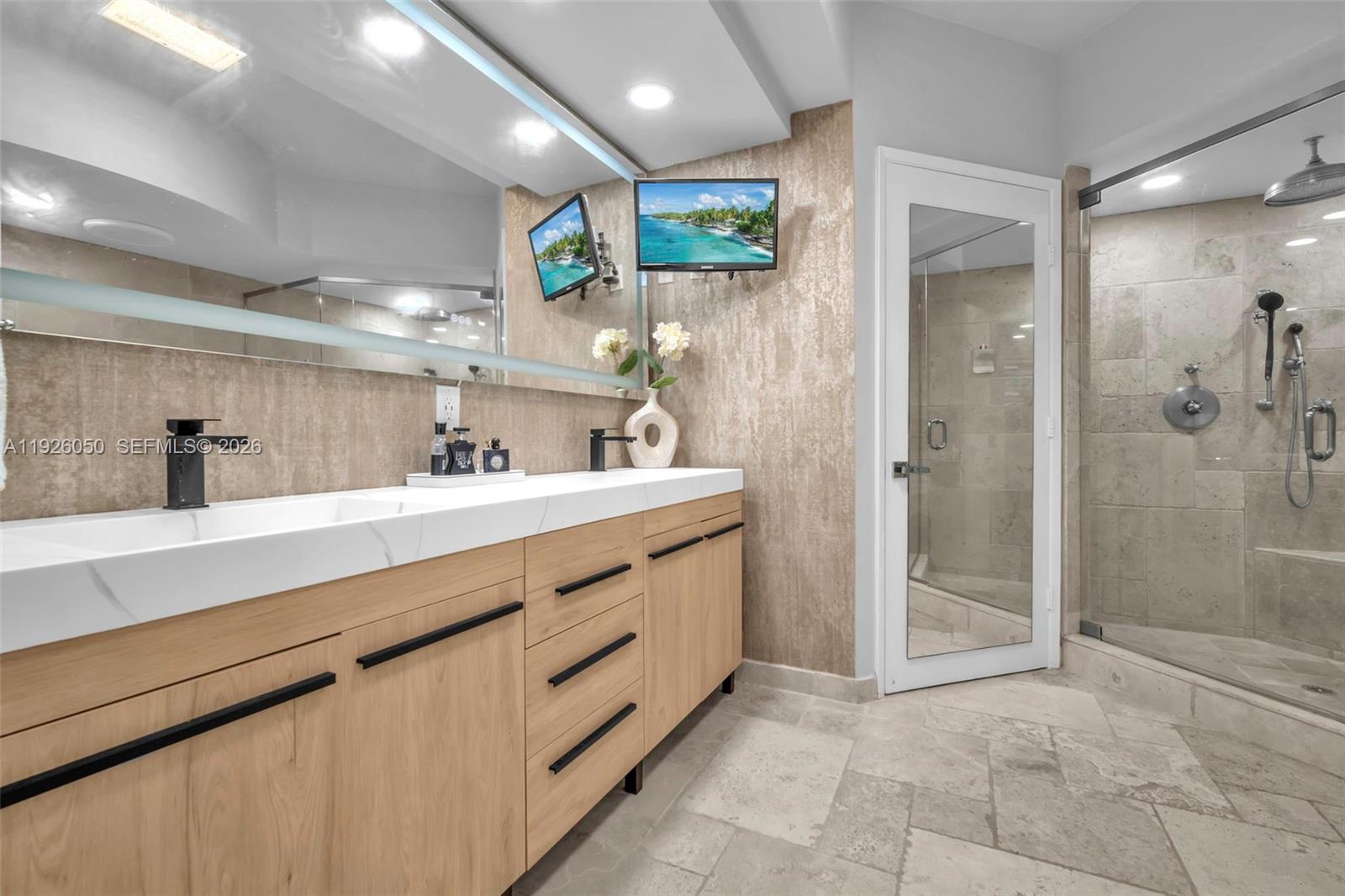 LAS OLAS RIVER HOUSE COND - Residential