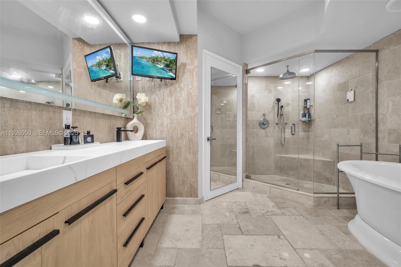 LAS OLAS RIVER HOUSE COND - Residential