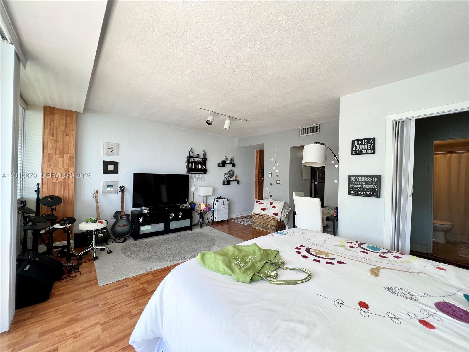 CARIBBEAN TOWERS CONDO - Residential Lease