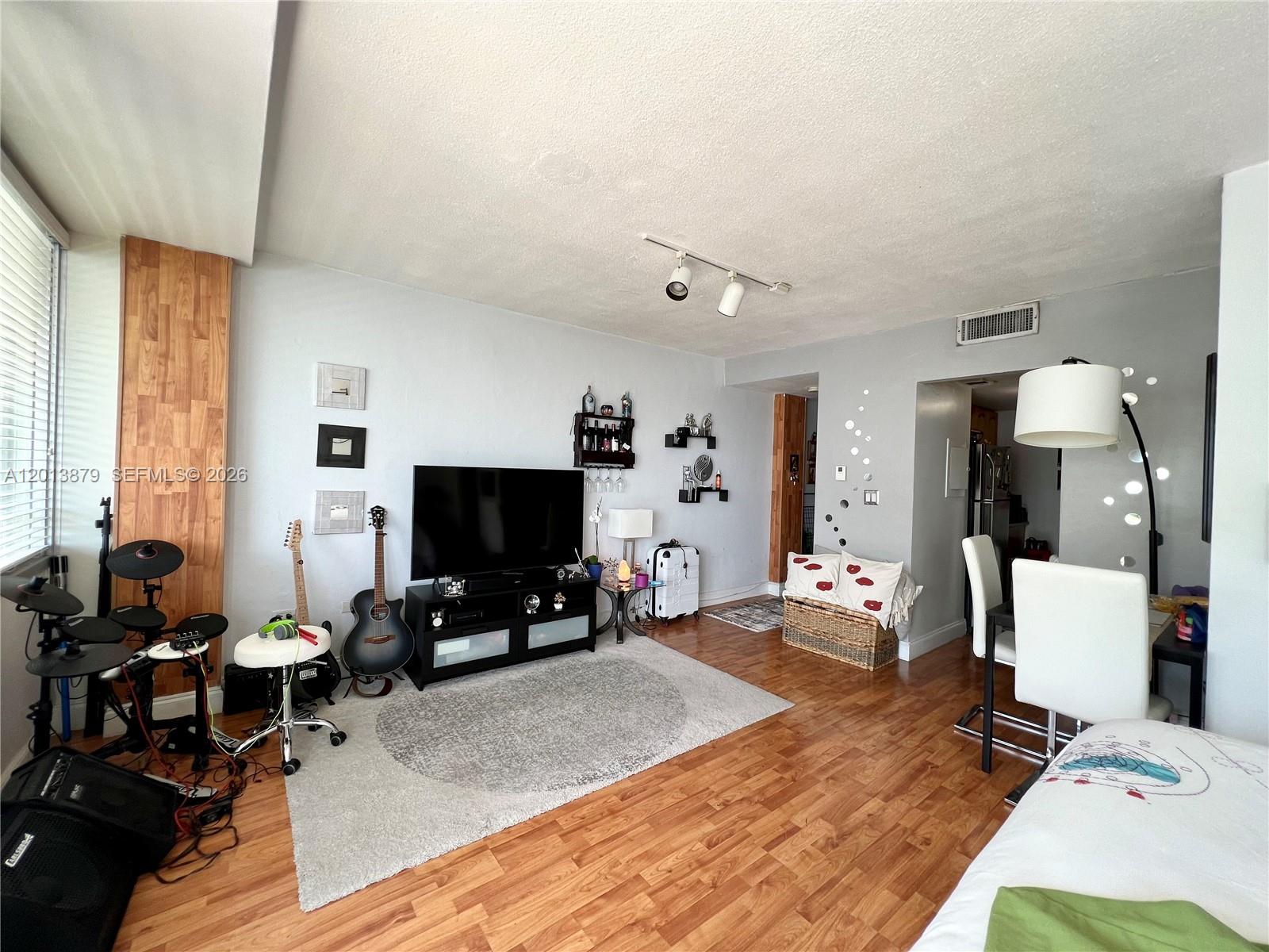 CARIBBEAN TOWERS CONDO - Residential Lease