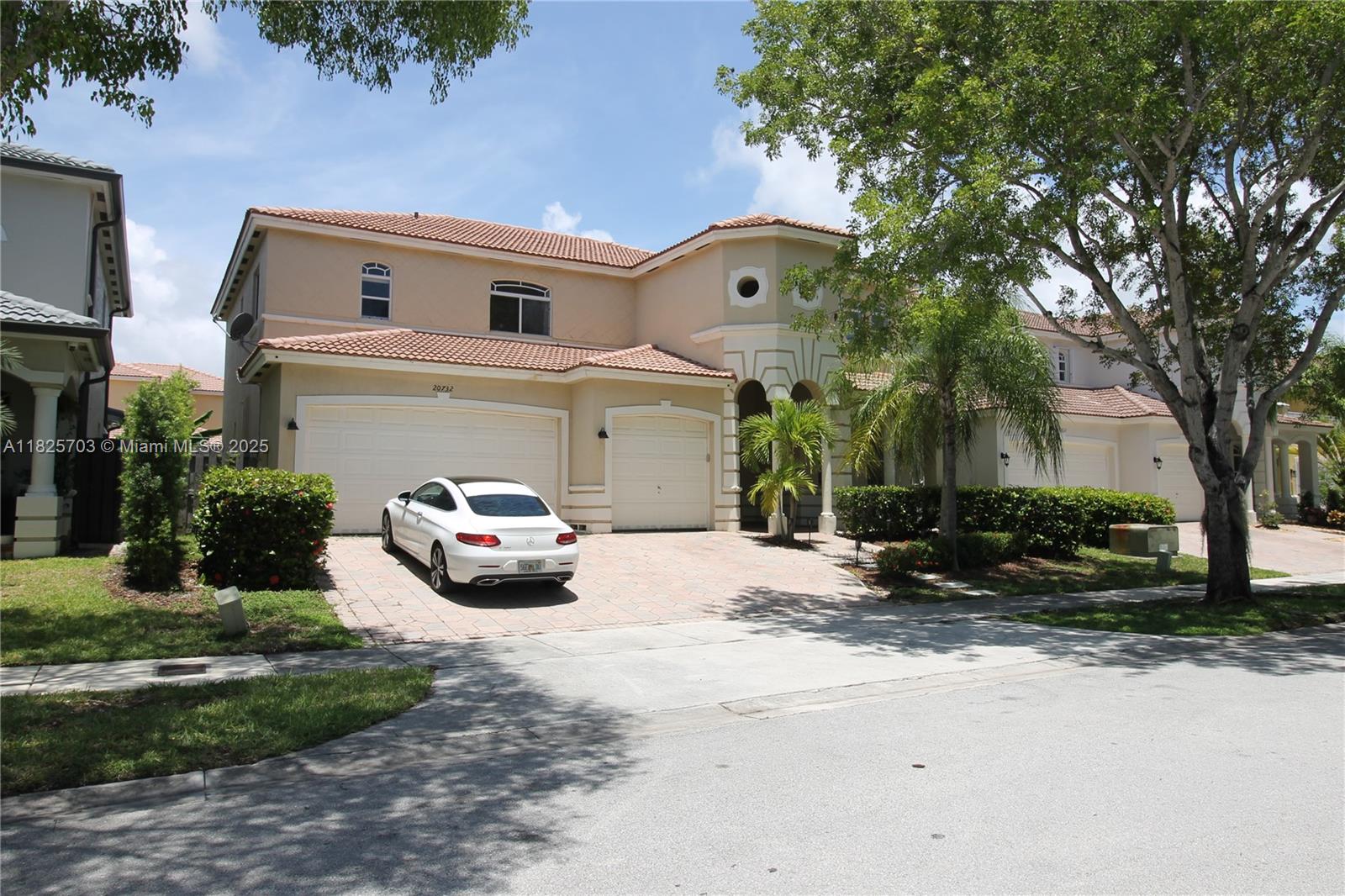 One of the most beautiful developments within Cutler Bay, FL, has a new property on the market for rent. Cantamar is one of the most sought-after communities in Miami. The streets are lined with beautiful trees, and the uniformity of the neighboring homes is a dream to walk and drive. As you arrive you are greeted by a three garage two-story home that features an exceptional floor plan. The home offers a grand entry with porcelain tile throughout the first floor, with one bedroom and a full bath. On the second floor, you have four bedrooms and two full baths. The backyard features a covered patio with water lake views.