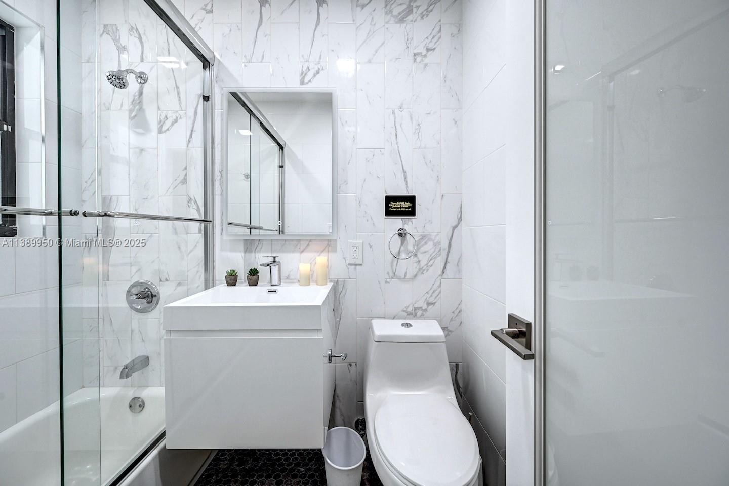 HOLLYWOOD LAKES SECTION - Residential Lease