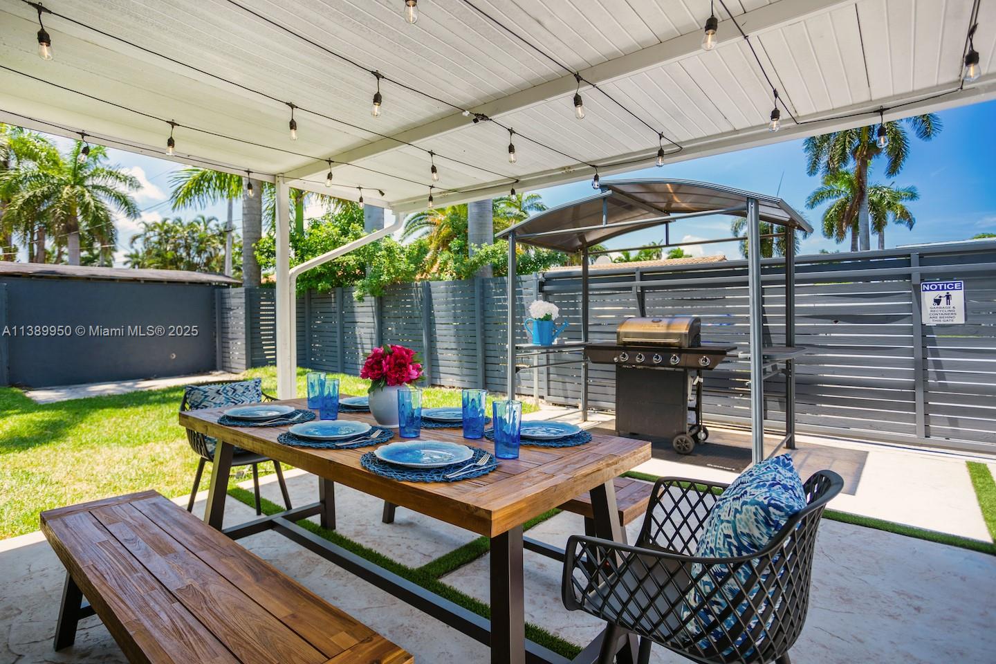 HOLLYWOOD LAKES SECTION - Residential Lease