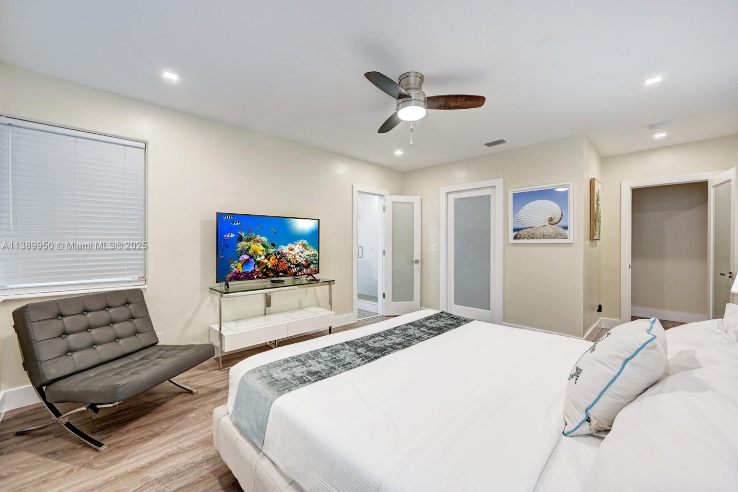 HOLLYWOOD LAKES SECTION - Residential Lease