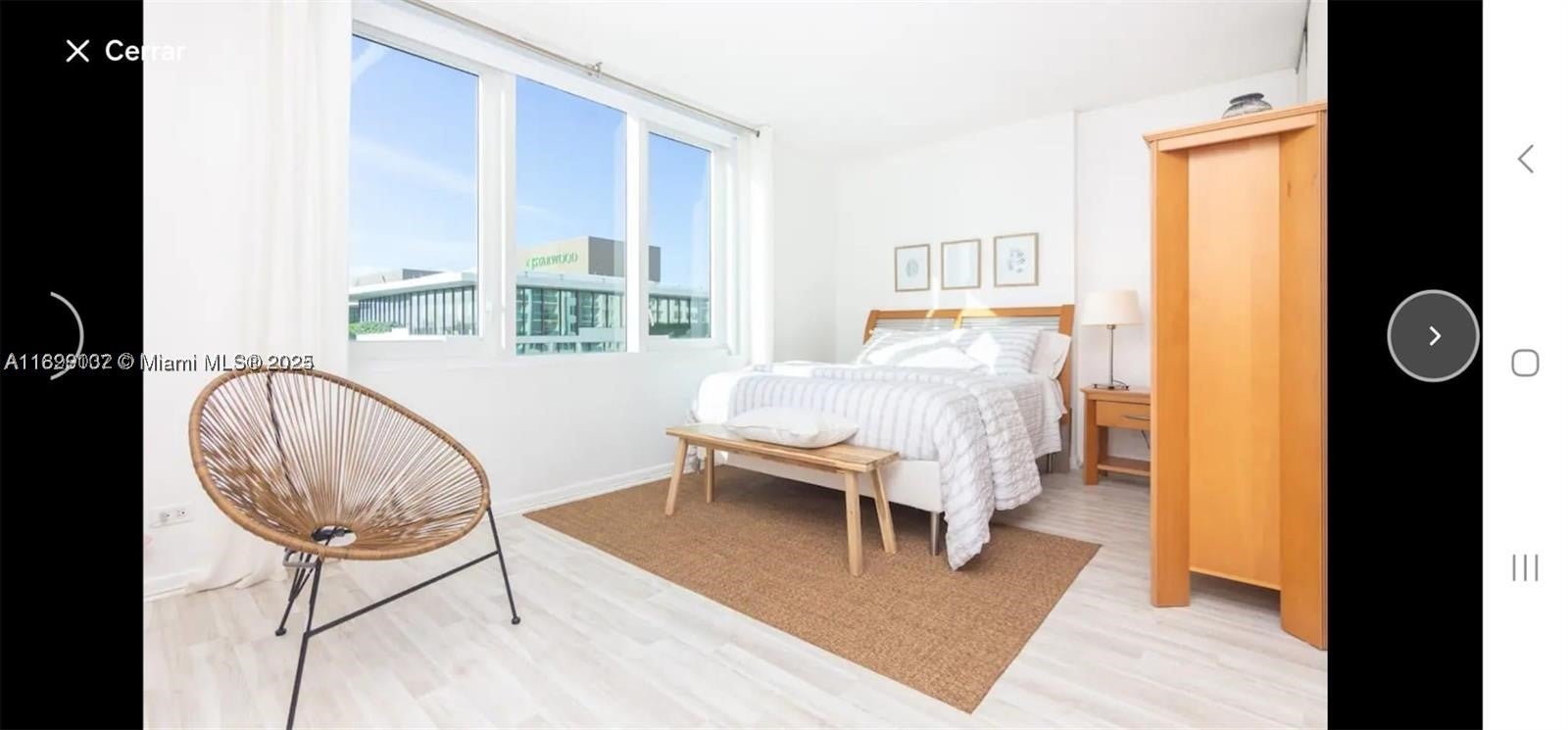 2301 Collins Ave 736