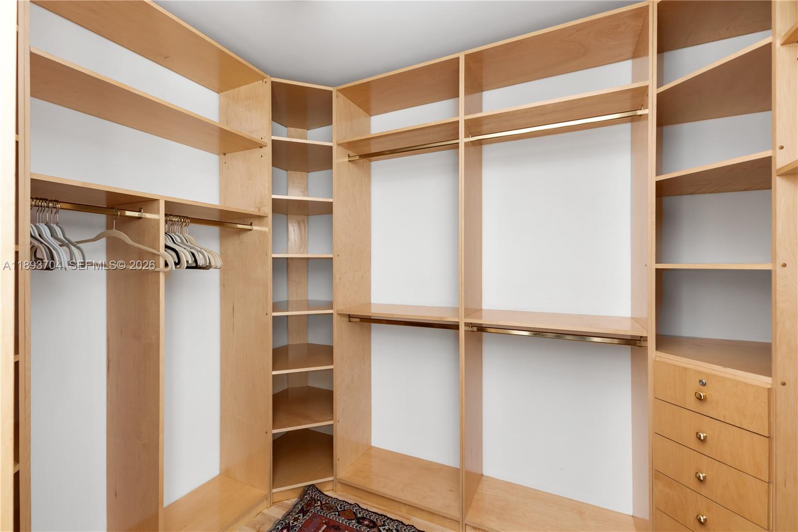 BELLA VISTA MID RISE NORT - Residential